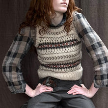 Load image into Gallery viewer, Fair Isle fitted round neck vest (sand/rust)