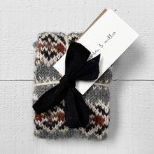 Load image into Gallery viewer, Fair Isle wrist warmers (grey/rust)