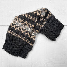 Load image into Gallery viewer, Fair Isle wrist warmers (charcoal/camel)